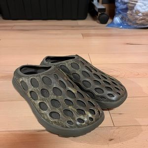 Mens Merrell Hydro Mule, Size 8.